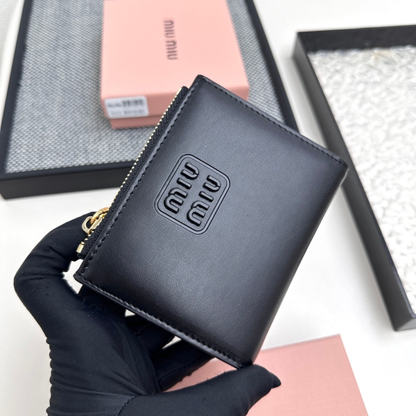 超激安ブランド財布偽物背面デザイン